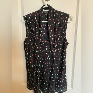 Nine West v neck tie sleeveless top. Size L